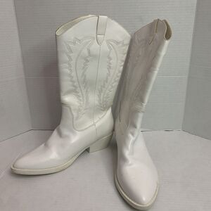 Woman’s Size 9. White Madden Girl Redford Boots Cowboy Western Festival Boho